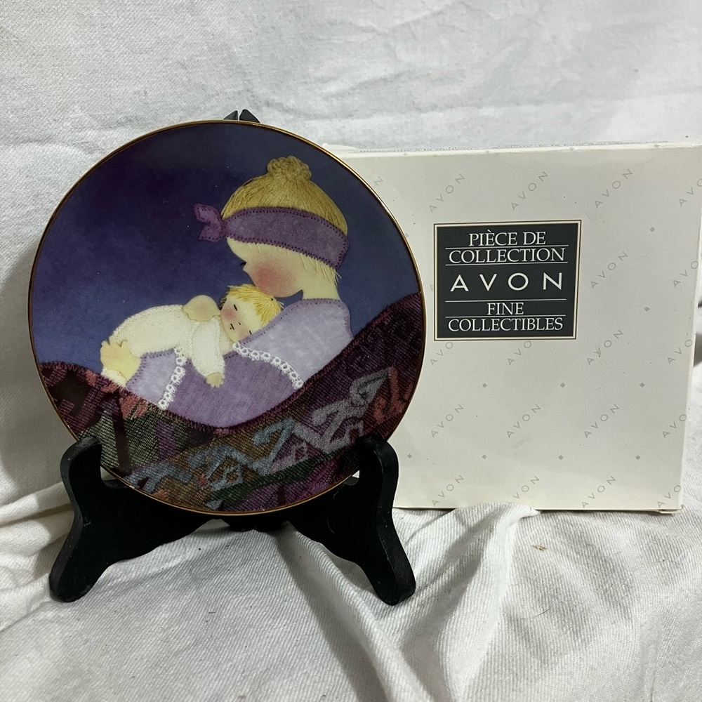 Vintage Avon plate “Lullaby” Mother’s Day plate 1999